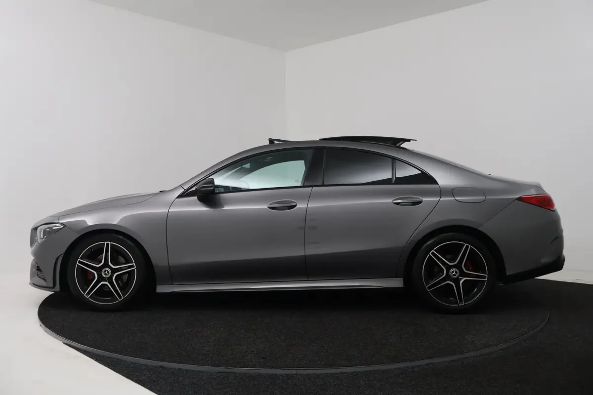 180 Business Solution AMG (PANORAMADAK, STOELVERWARMING, SFEERVERLICHTING)