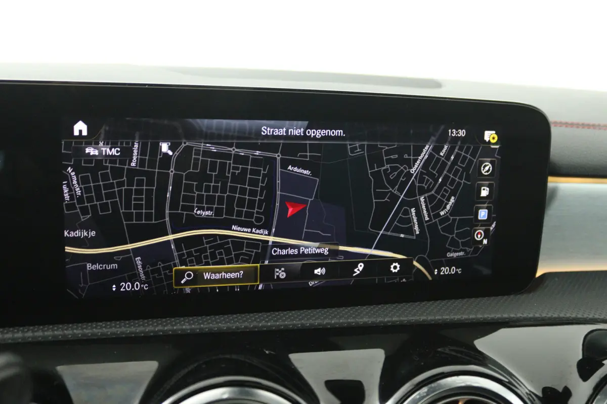 180 Business Solution AMG (PANORAMADAK, STOELVERWARMING, SFEERVERLICHTING)