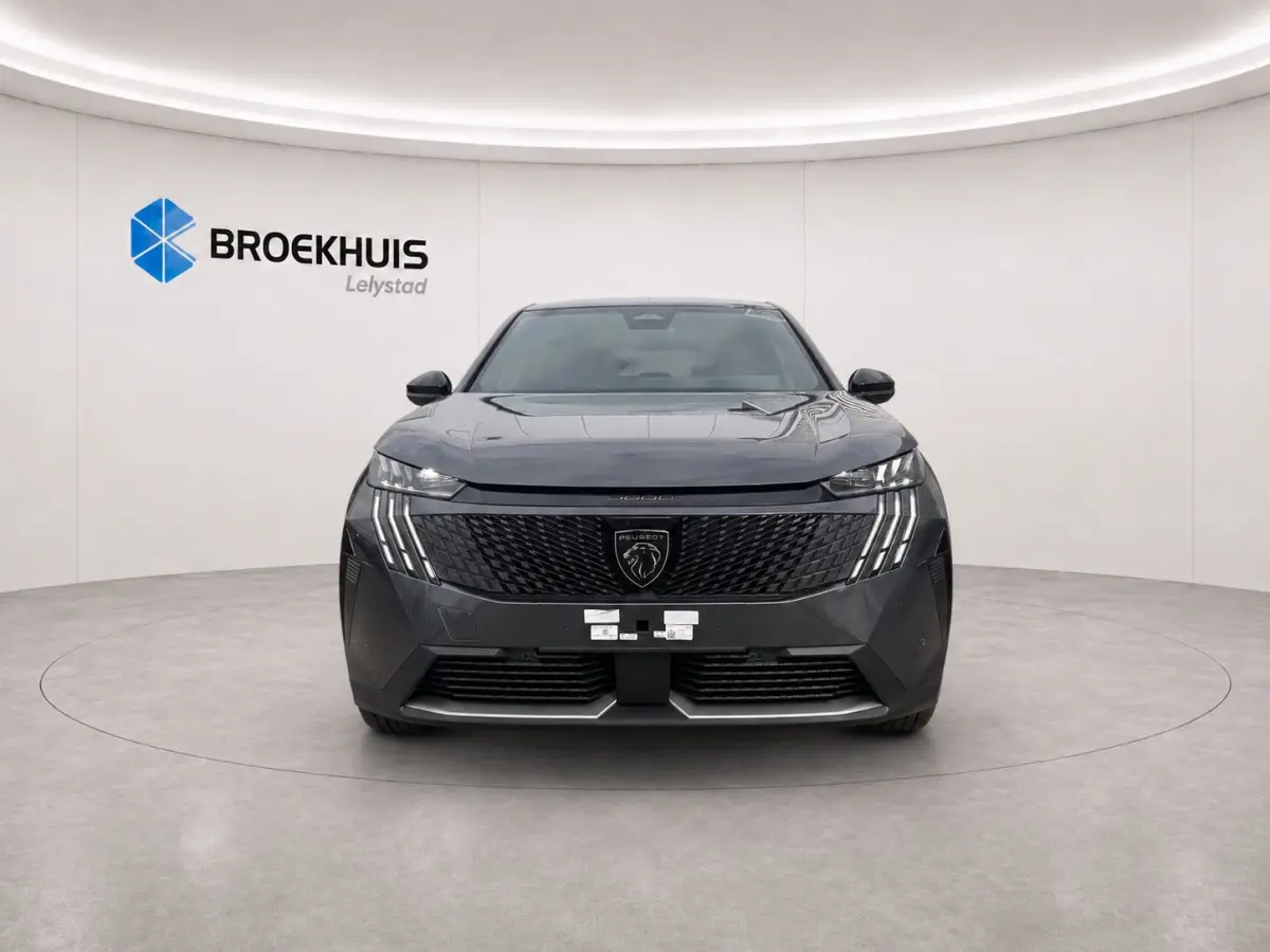 GT Exclusive | Adaptieve cruise control met Stop&Go functie | Elektrische parkeerrem | Extra getinte achterste zijruiten en achterruit