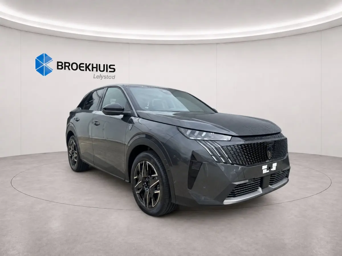 GT Exclusive | Adaptieve cruise control met Stop&Go functie | Elektrische parkeerrem | Extra getinte achterste zijruiten en achterruit