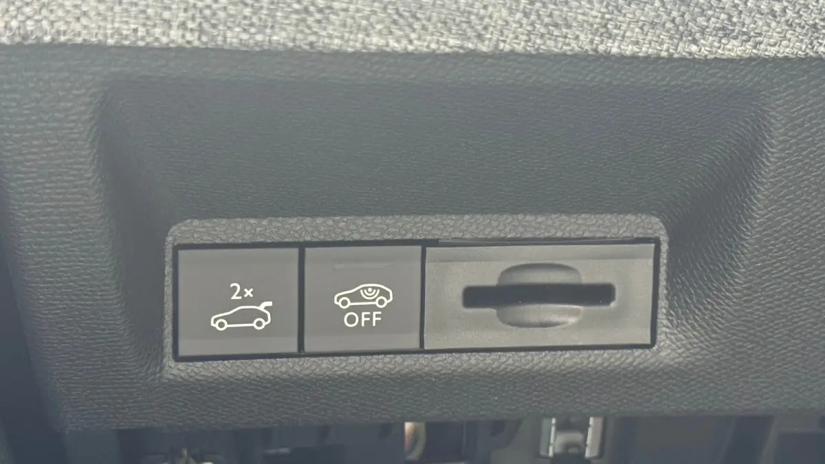 GT Exclusive | Adaptieve cruise control met Stop&Go functie | Elektrische parkeerrem | Extra getinte achterste zijruiten en achterruit