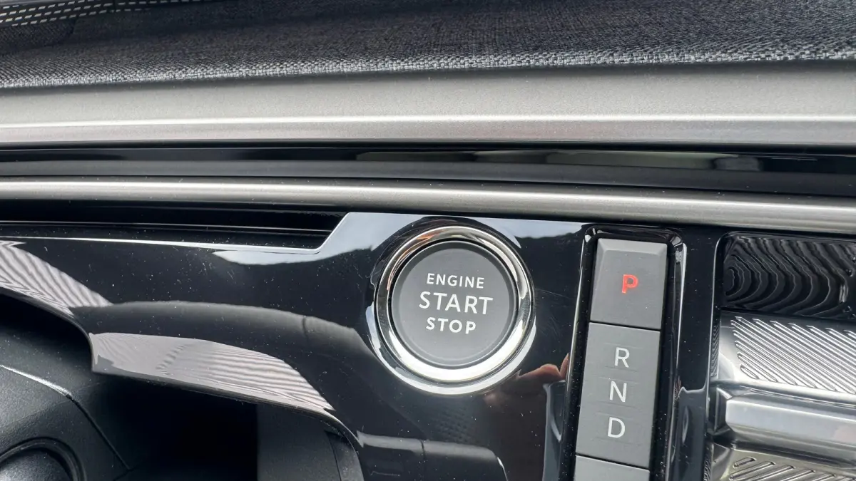 GT Exclusive | Adaptieve cruise control met Stop&Go functie | Elektrische parkeerrem | Extra getinte achterste zijruiten en achterruit
