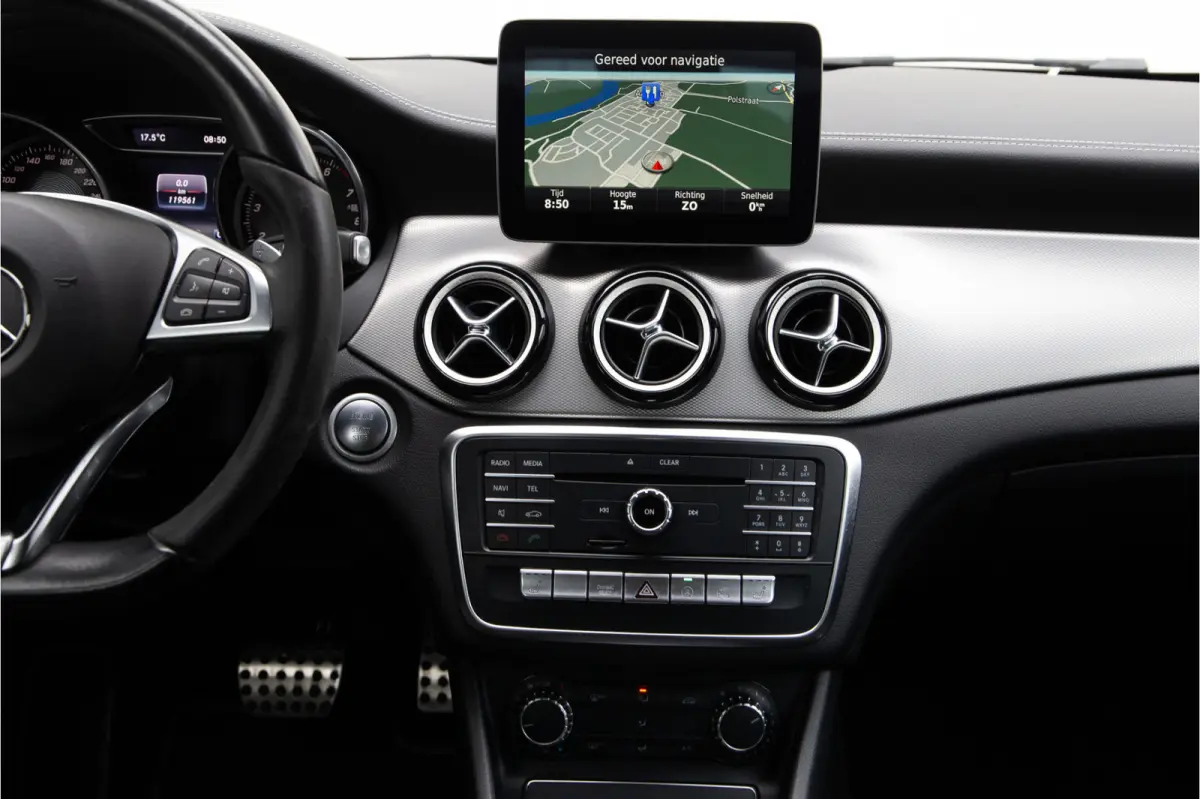 180 AMG Sportpakket, Navi, Stoelverwarming, Sfeervelichting, Facelift