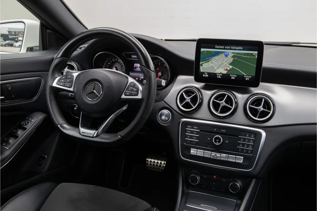 180 AMG Sportpakket, Navi, Stoelverwarming, Sfeervelichting, Facelift