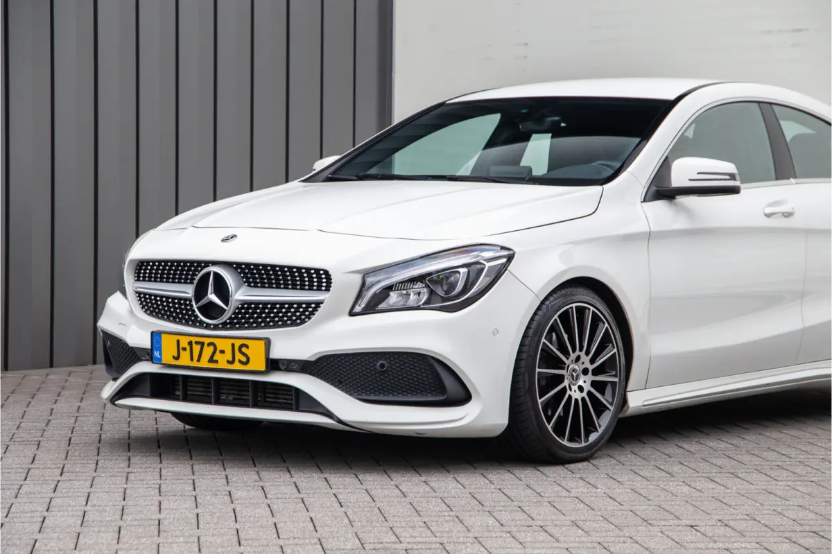 180 AMG Sportpakket, Navi, Stoelverwarming, Sfeervelichting, Facelift