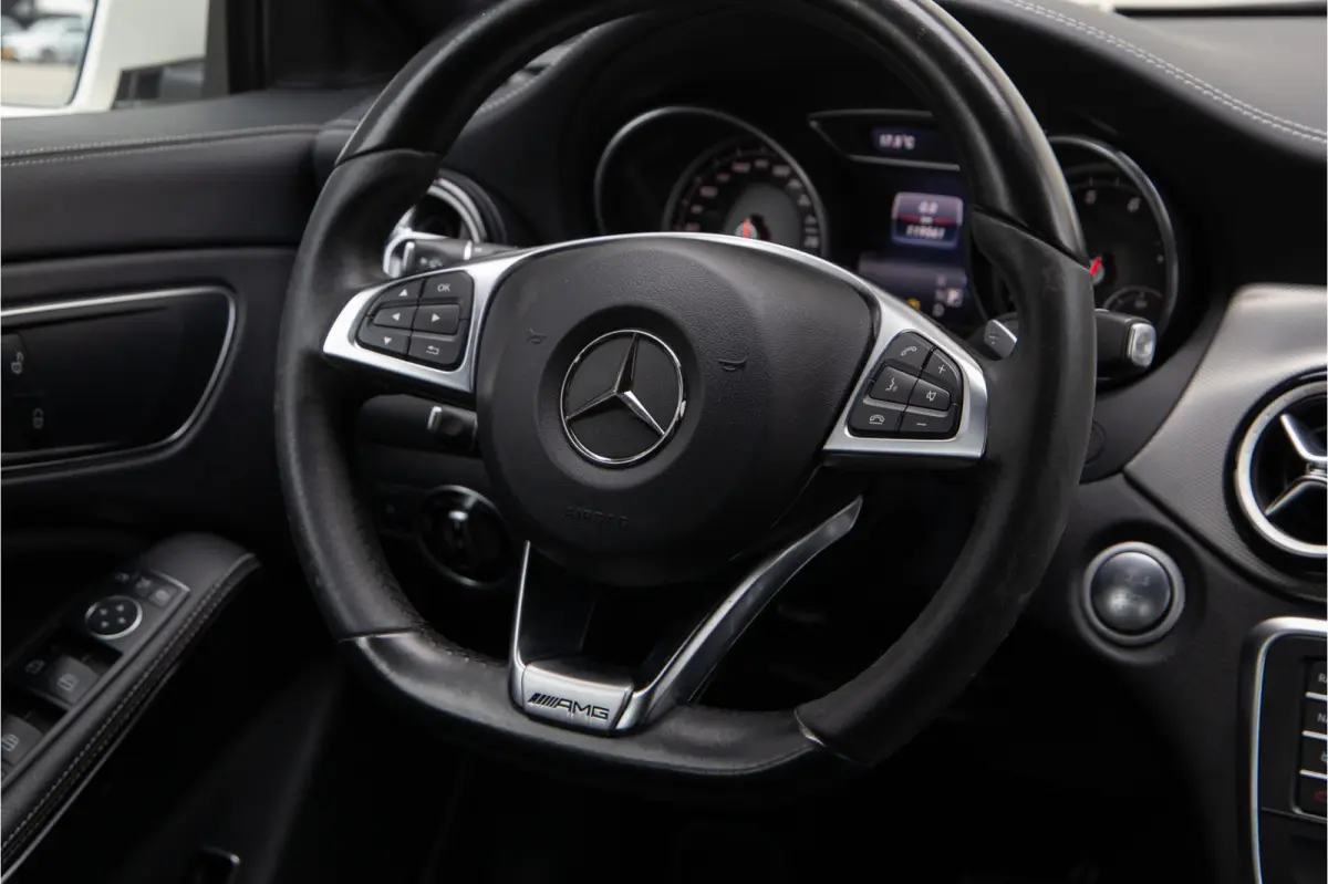 180 AMG Sportpakket, Navi, Stoelverwarming, Sfeervelichting, Facelift