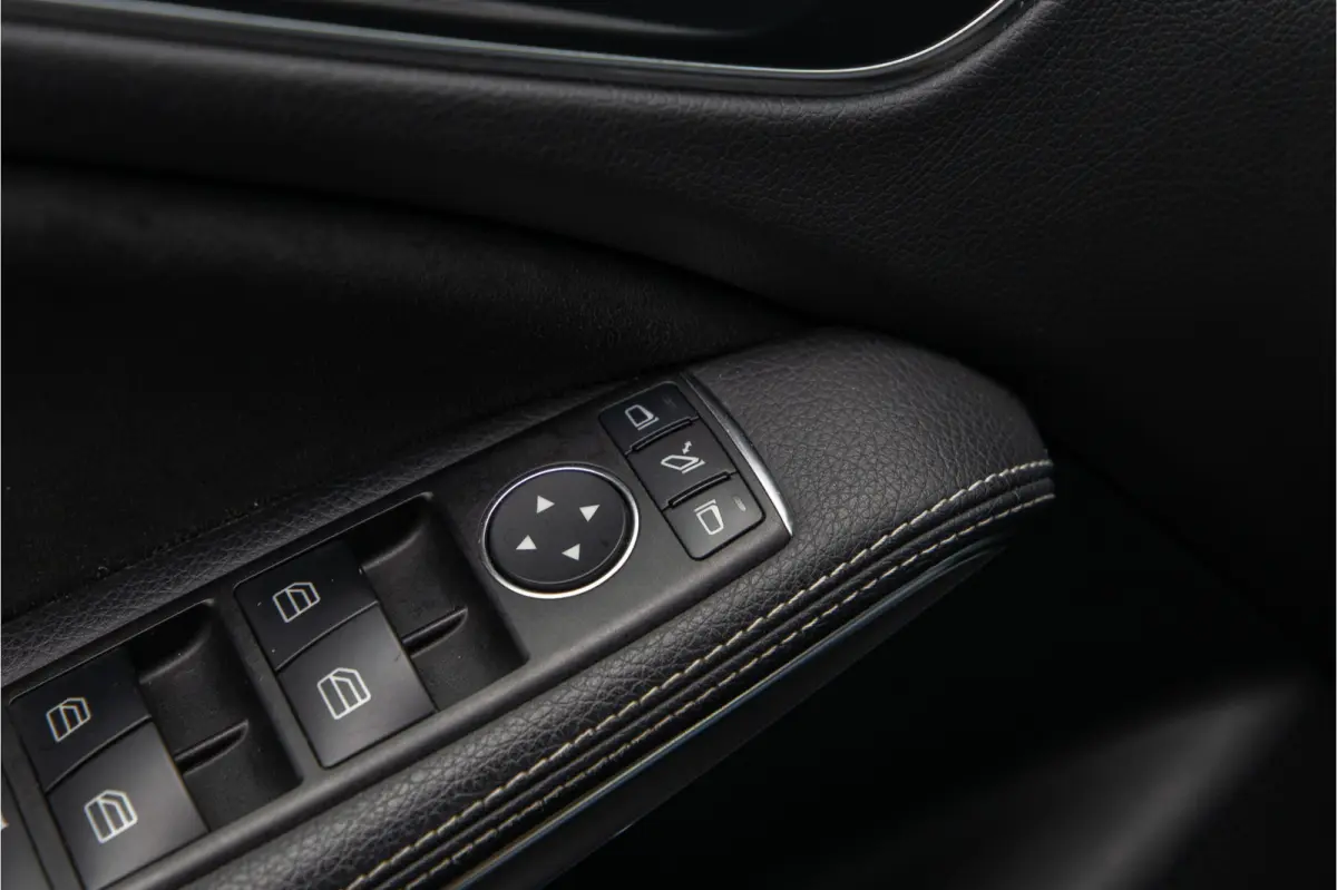 180 AMG Sportpakket, Navi, Stoelverwarming, Sfeervelichting, Facelift