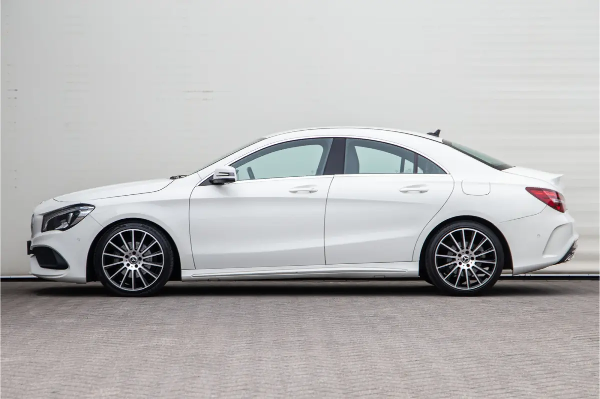 180 AMG Sportpakket, Navi, Stoelverwarming, Sfeervelichting, Facelift