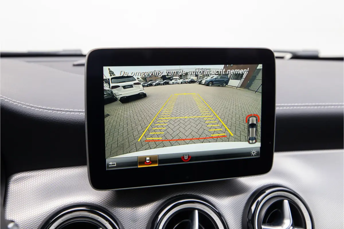 180 AMG Sportpakket, Navi, Stoelverwarming, Sfeervelichting, Facelift