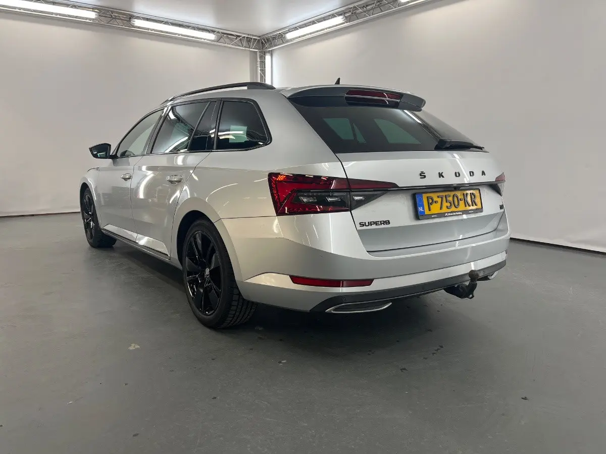 1.4 TSI iV Sportline Business+Led+Leder+Vtrual+navigatie+camera+stoel-verw+ 2 snoeren !
