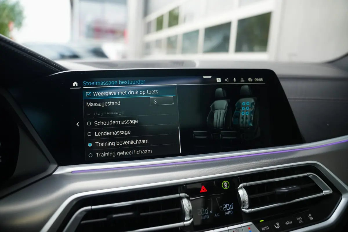 xDrive45e 394 pk High Executive M-Sportpakket /Pano-Dak /Lucht-Vering /Laser /Head-Up/ Harman&Kardon /360-Camera /Adap.Cruise/Keyless /Soft-Close /Stoelvent. /Massage /22'' LMV