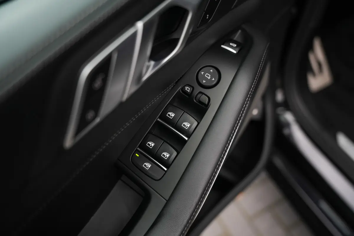 xDrive45e 394 pk High Executive M-Sportpakket /Pano-Dak /Lucht-Vering /Laser /Head-Up/ Harman&Kardon /360-Camera /Adap.Cruise/Keyless /Soft-Close /Stoelvent. /Massage /22'' LMV