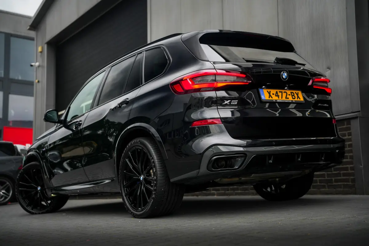 xDrive45e 394 pk High Executive M-Sportpakket /Pano-Dak /Lucht-Vering /Laser /Head-Up/ Harman&Kardon /360-Camera /Adap.Cruise/Keyless /Soft-Close /Stoelvent. /Massage /22'' LMV