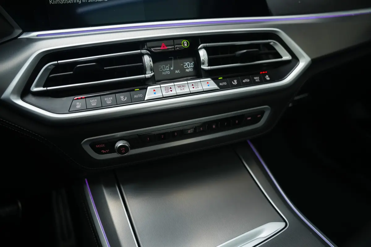 xDrive45e 394 pk High Executive M-Sportpakket /Pano-Dak /Lucht-Vering /Laser /Head-Up/ Harman&Kardon /360-Camera /Adap.Cruise/Keyless /Soft-Close /Stoelvent. /Massage /22'' LMV