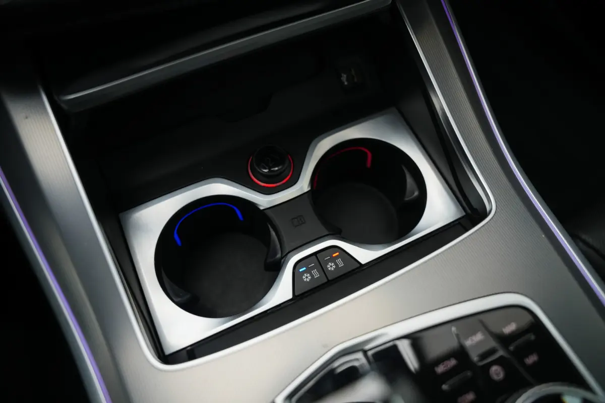 xDrive45e 394 pk High Executive M-Sportpakket /Pano-Dak /Lucht-Vering /Laser /Head-Up/ Harman&Kardon /360-Camera /Adap.Cruise/Keyless /Soft-Close /Stoelvent. /Massage /22'' LMV