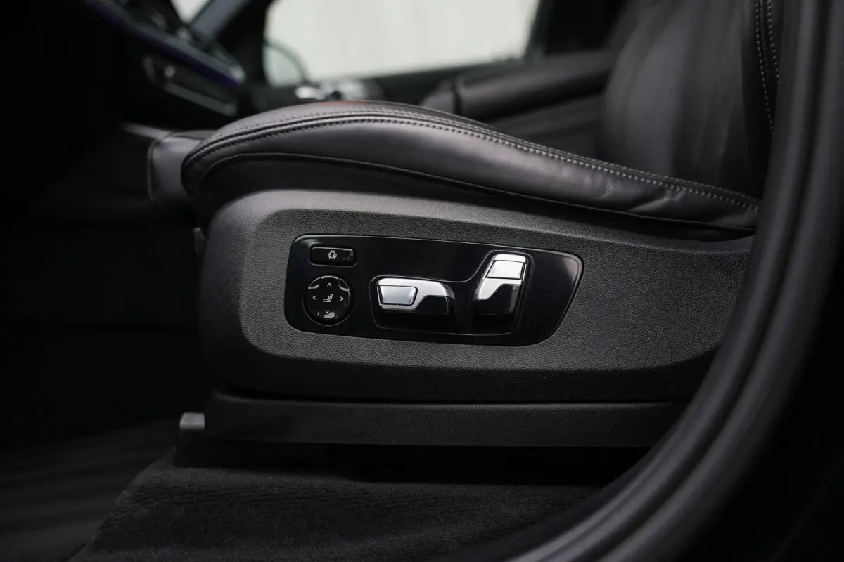 xDrive45e 394 pk High Executive M-Sportpakket /Pano-Dak /Lucht-Vering /Laser /Head-Up/ Harman&Kardon /360-Camera /Adap.Cruise/Keyless /Soft-Close /Stoelvent. /Massage /22'' LMV