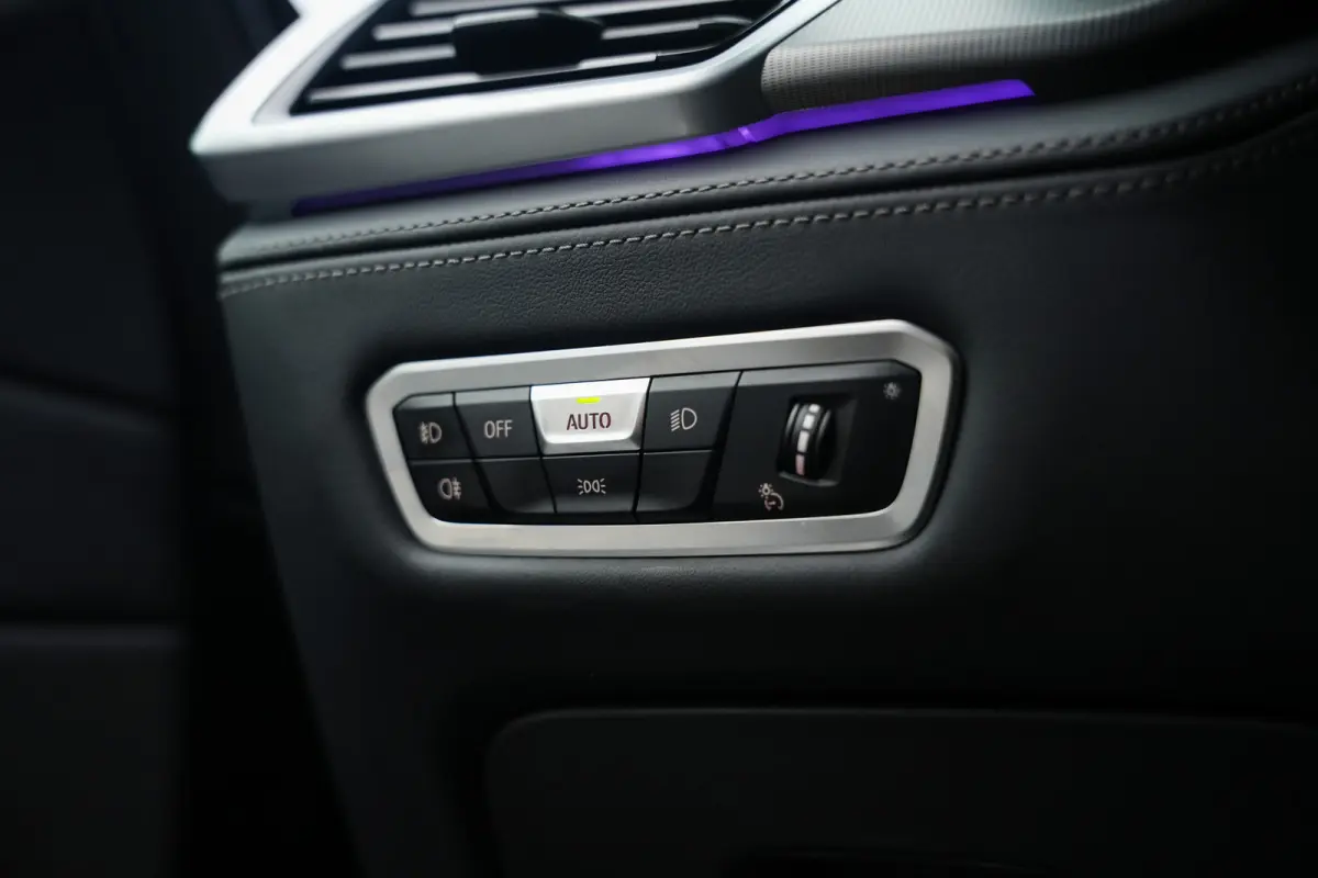 xDrive45e 394 pk High Executive M-Sportpakket /Pano-Dak /Lucht-Vering /Laser /Head-Up/ Harman&Kardon /360-Camera /Adap.Cruise/Keyless /Soft-Close /Stoelvent. /Massage /22'' LMV