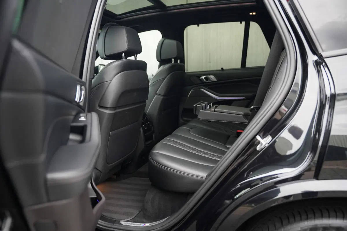 xDrive45e 394 pk High Executive M-Sportpakket /Pano-Dak /Lucht-Vering /Laser /Head-Up/ Harman&Kardon /360-Camera /Adap.Cruise/Keyless /Soft-Close /Stoelvent. /Massage /22'' LMV