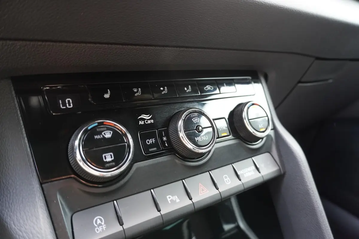 1.5 TSI 150pk DSG ACT Sportline Business | Panoramadak | Canton Audio | Stoel/Stuur Verwarming