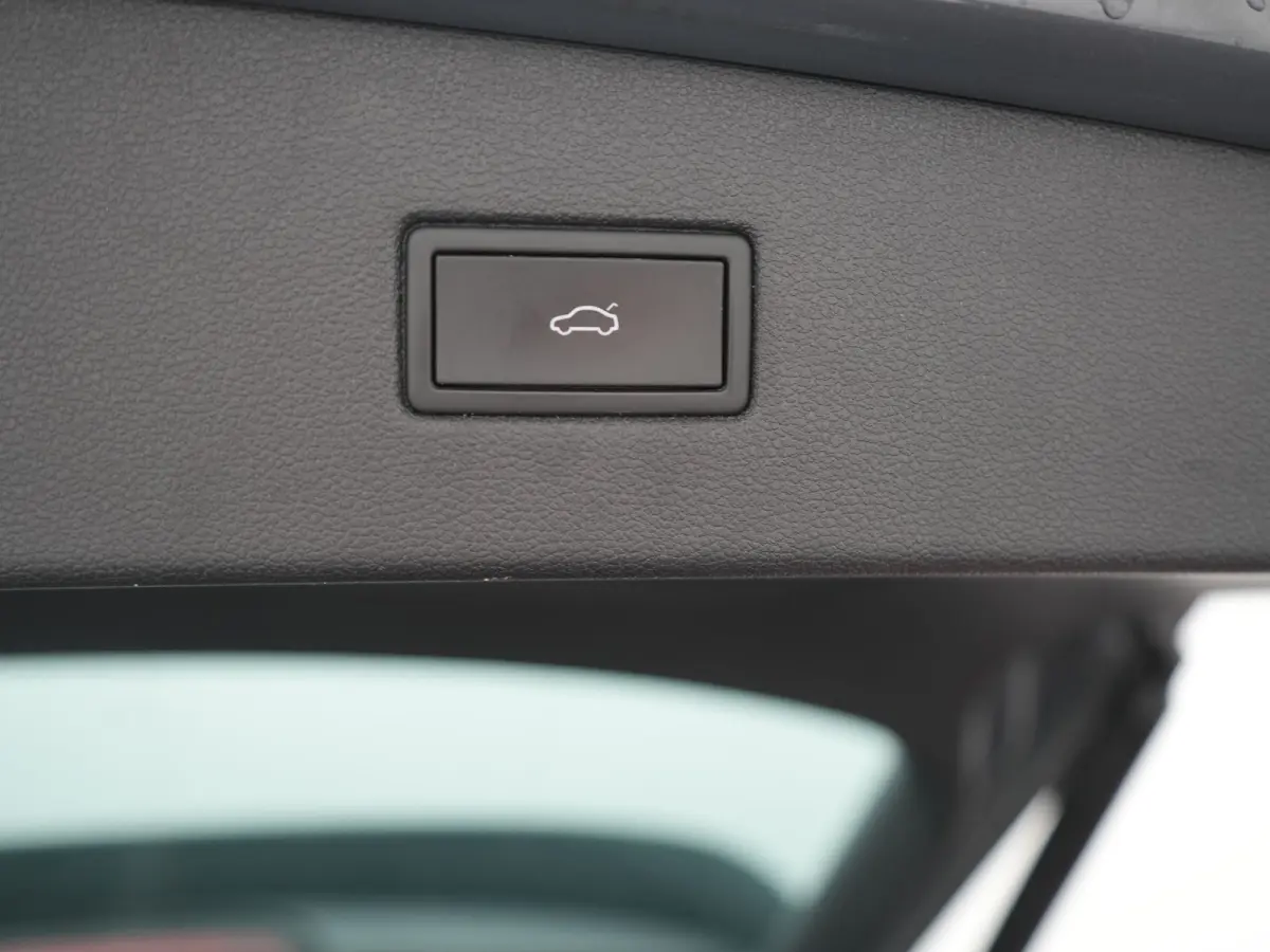 1.4 TSI e-Hybrid PHEV FR Business Intense 245pk Dealer O.H. | Trekhaak Af Fabriek | Panodak | Adaptive Cruise | 360 Camera | Sportstoelen Memory & Verwarmd | Blis | Keyless | Stuur Verwarmd 