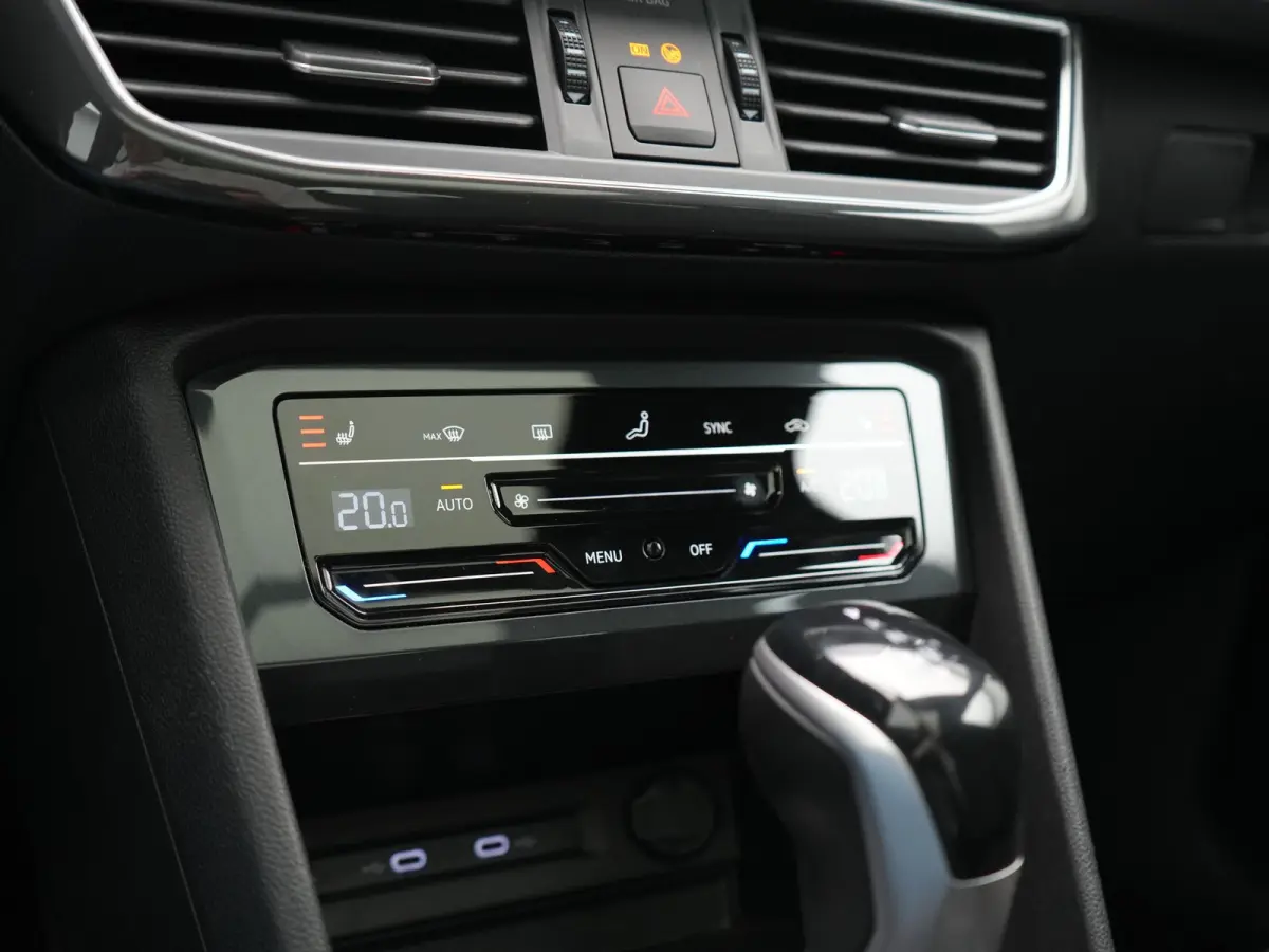 1.4 TSI e-Hybrid PHEV FR Business Intense 245pk Dealer O.H. | Trekhaak Af Fabriek | Panodak | Adaptive Cruise | 360 Camera | Sportstoelen Memory & Verwarmd | Blis | Keyless | Stuur Verwarmd 