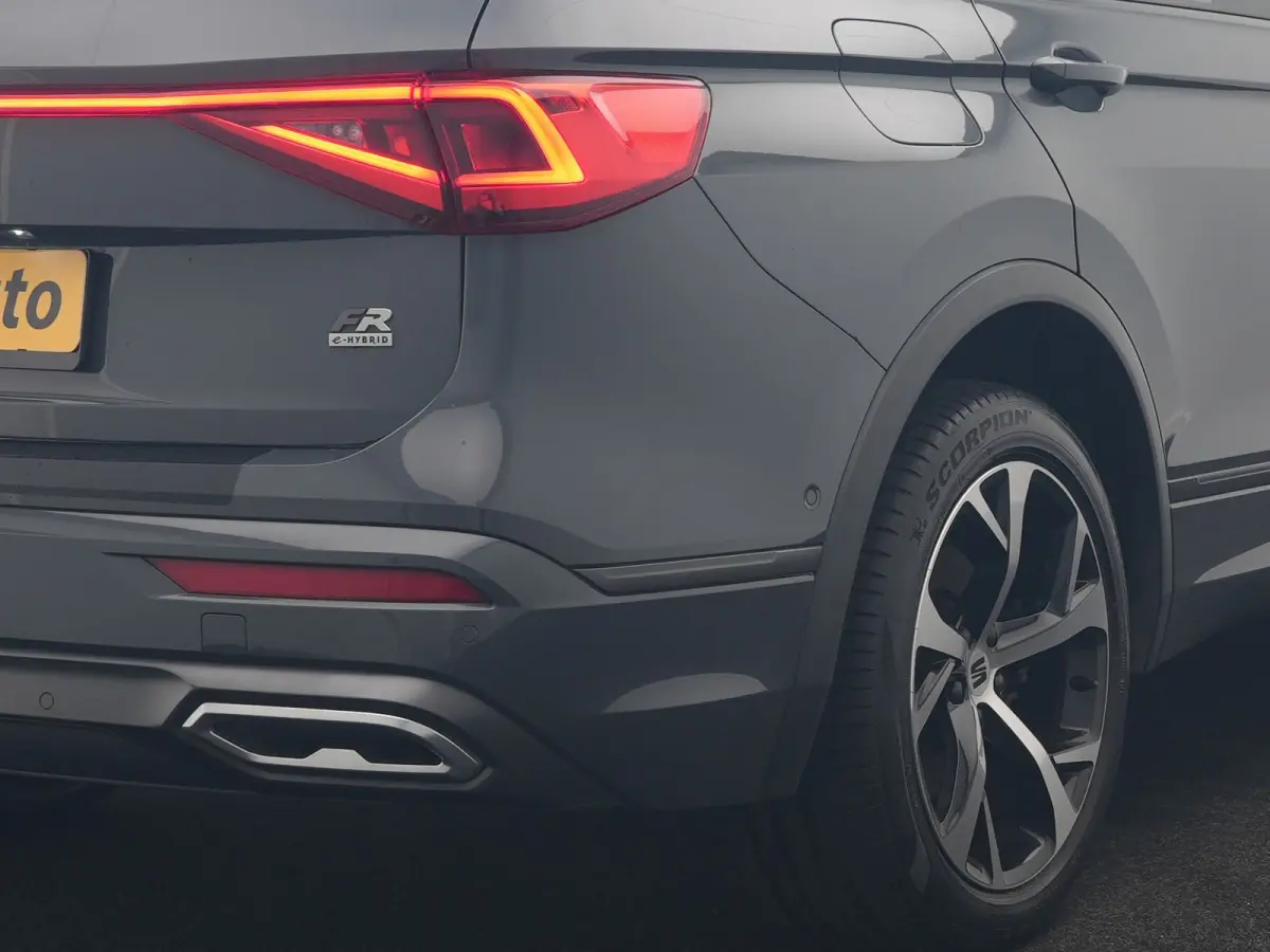 1.4 TSI e-Hybrid PHEV FR Business Intense 245pk Dealer O.H. | Trekhaak Af Fabriek | Panodak | Adaptive Cruise | 360 Camera | Sportstoelen Memory & Verwarmd | Blis | Keyless | Stuur Verwarmd 