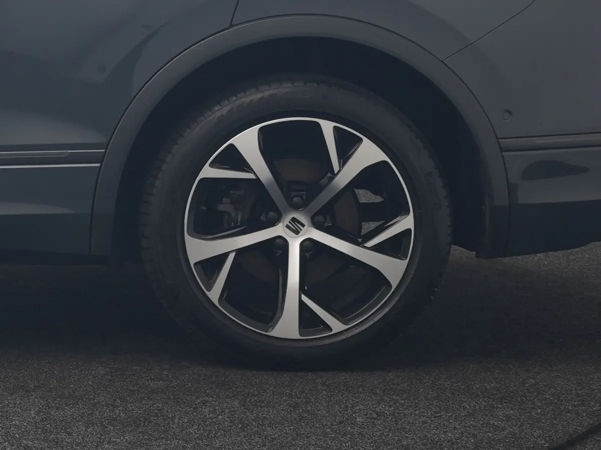 1.4 TSI e-Hybrid PHEV FR Business Intense 245pk Dealer O.H. | Trekhaak Af Fabriek | Panodak | Adaptive Cruise | 360 Camera | Sportstoelen Memory & Verwarmd | Blis | Keyless | Stuur Verwarmd 