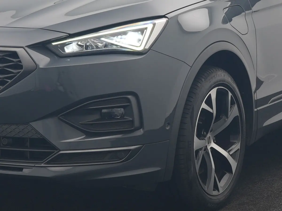 1.4 TSI e-Hybrid PHEV FR Business Intense 245pk Dealer O.H. | Trekhaak Af Fabriek | Panodak | Adaptive Cruise | 360 Camera | Sportstoelen Memory & Verwarmd | Blis | Keyless | Stuur Verwarmd 