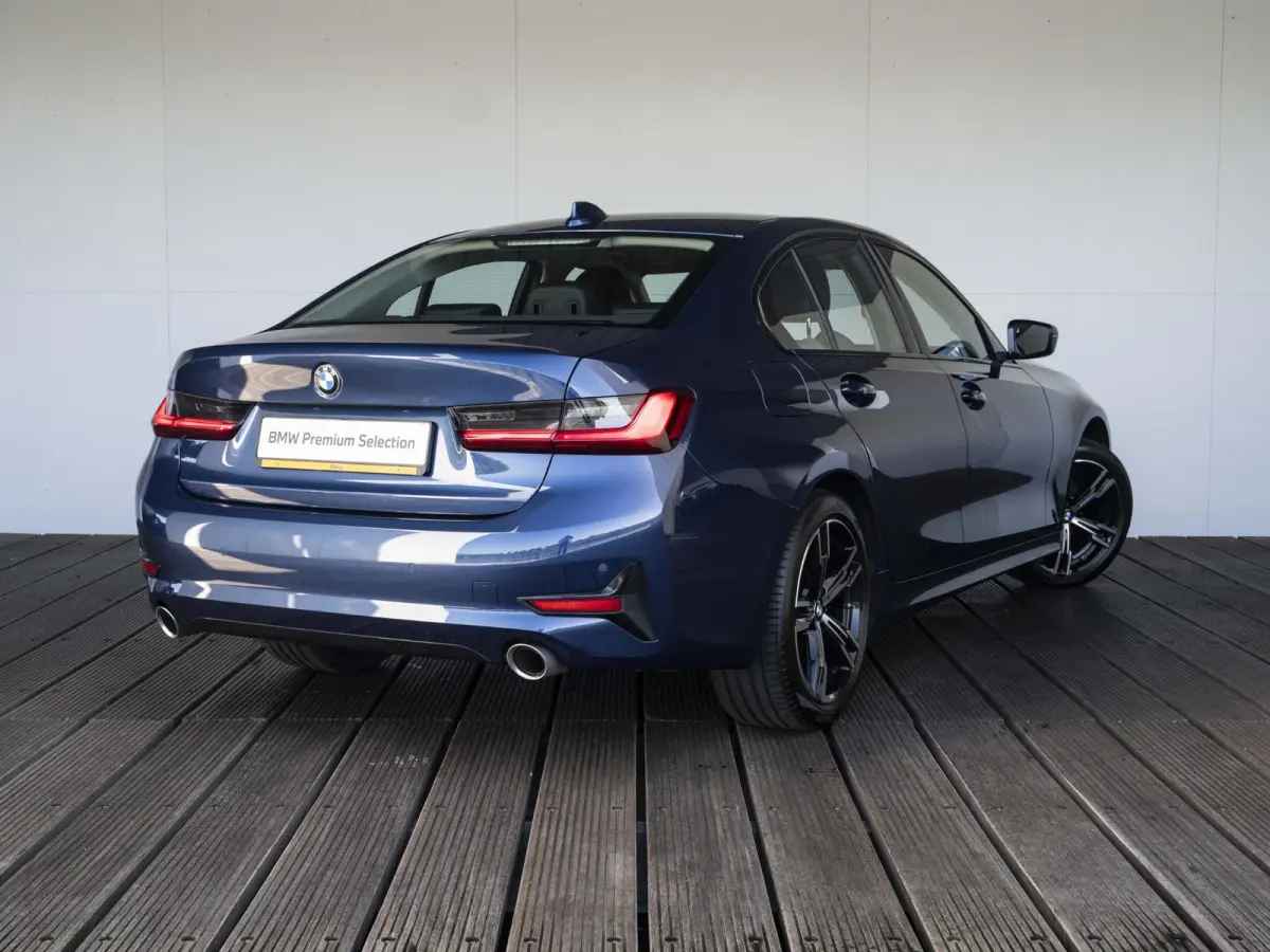 318i | LED | Navigatie | Sportstoelen | Clima | Shadow line | DAB | Hifi speakers | 18 inch