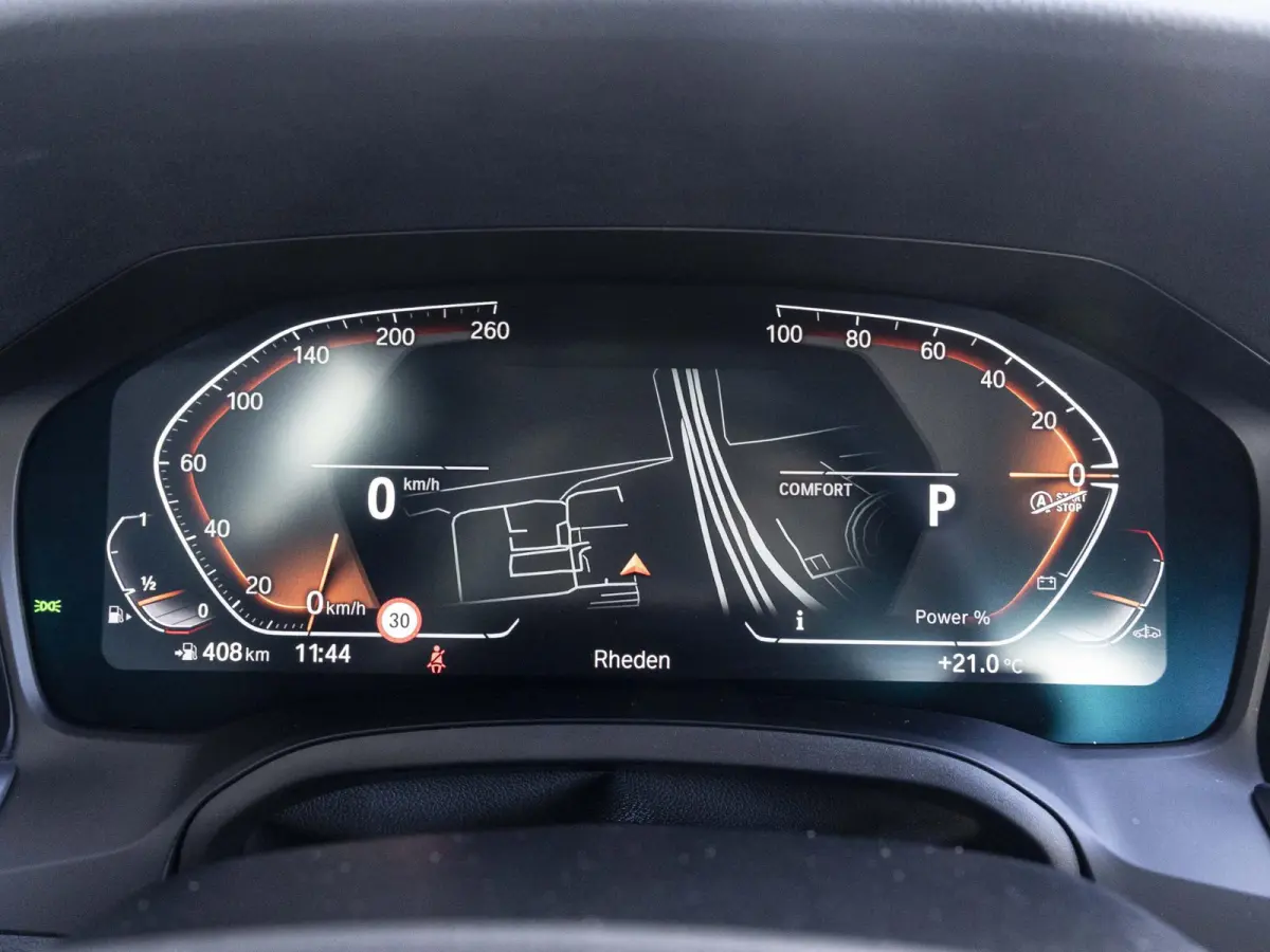318i | LED | Navigatie | Sportstoelen | Clima | Shadow line | DAB | Hifi speakers | 18 inch