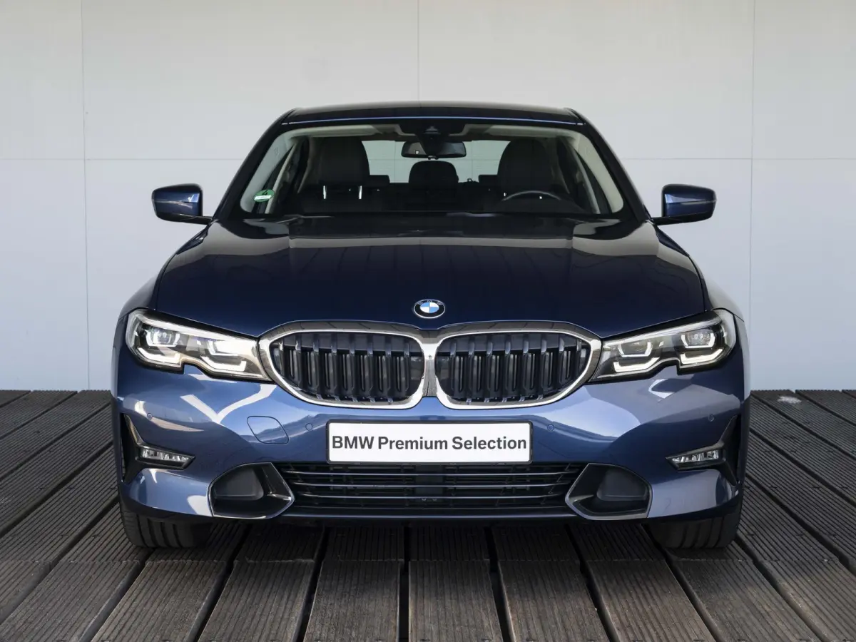 318i | LED | Navigatie | Sportstoelen | Clima | Shadow line | DAB | Hifi speakers | 18 inch
