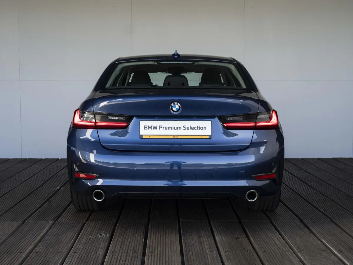 318i | LED | Navigatie | Sportstoelen | Clima | Shadow line | DAB | Hifi speakers | 18 inch