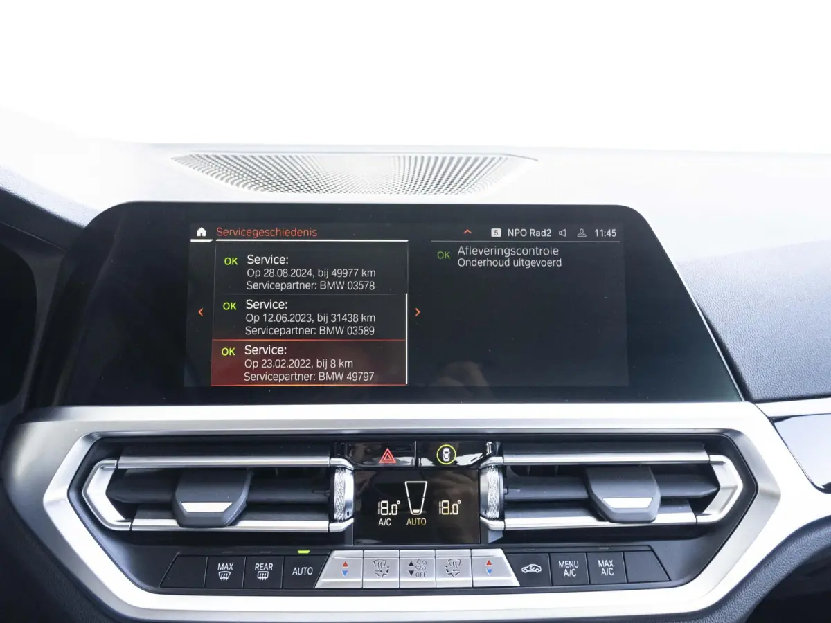 318i | LED | Navigatie | Sportstoelen | Clima | Shadow line | DAB | Hifi speakers | 18 inch