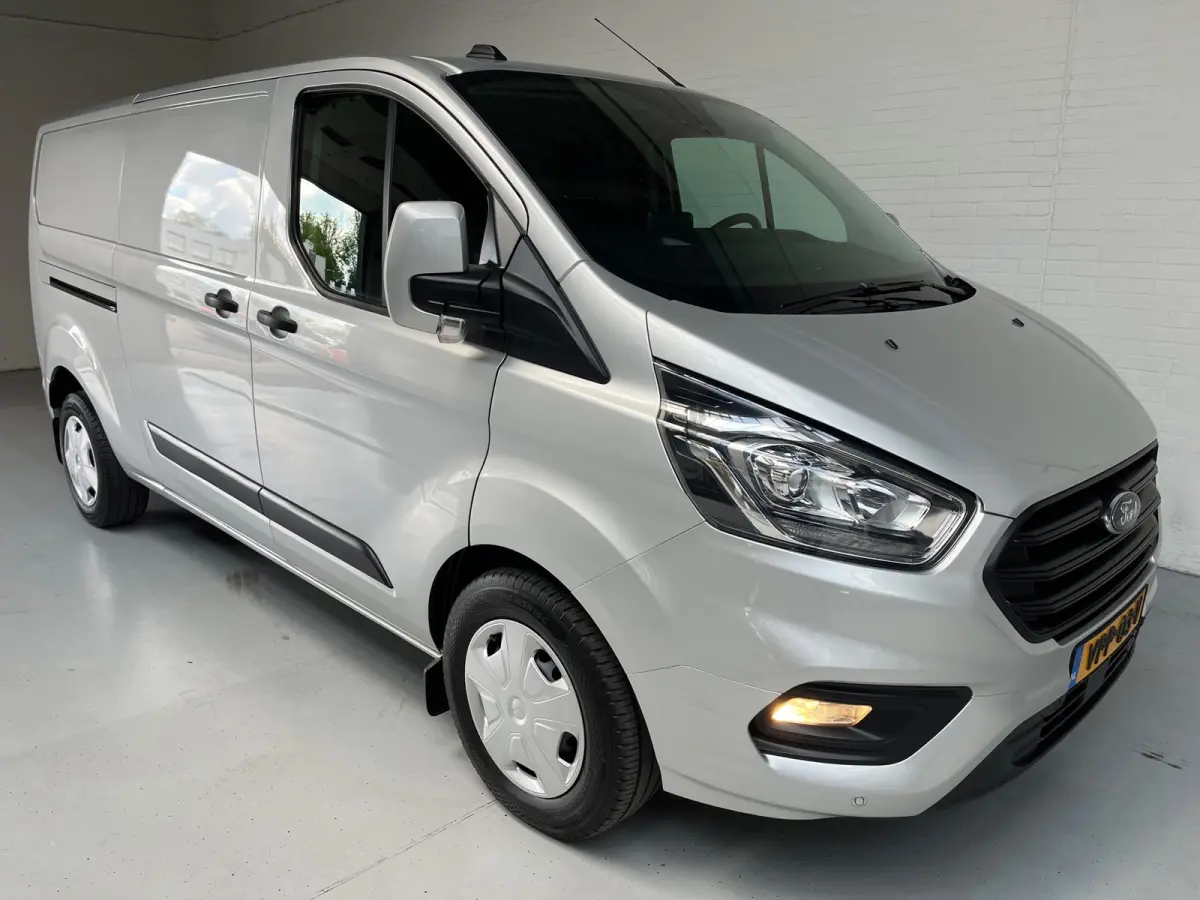 L2H1 Automaat 300 2.0 TDCI 130pk Limited 3persoons, Airco, Navigatie, Trekhaak, Metallic lak, RIJKLAARPRIJS