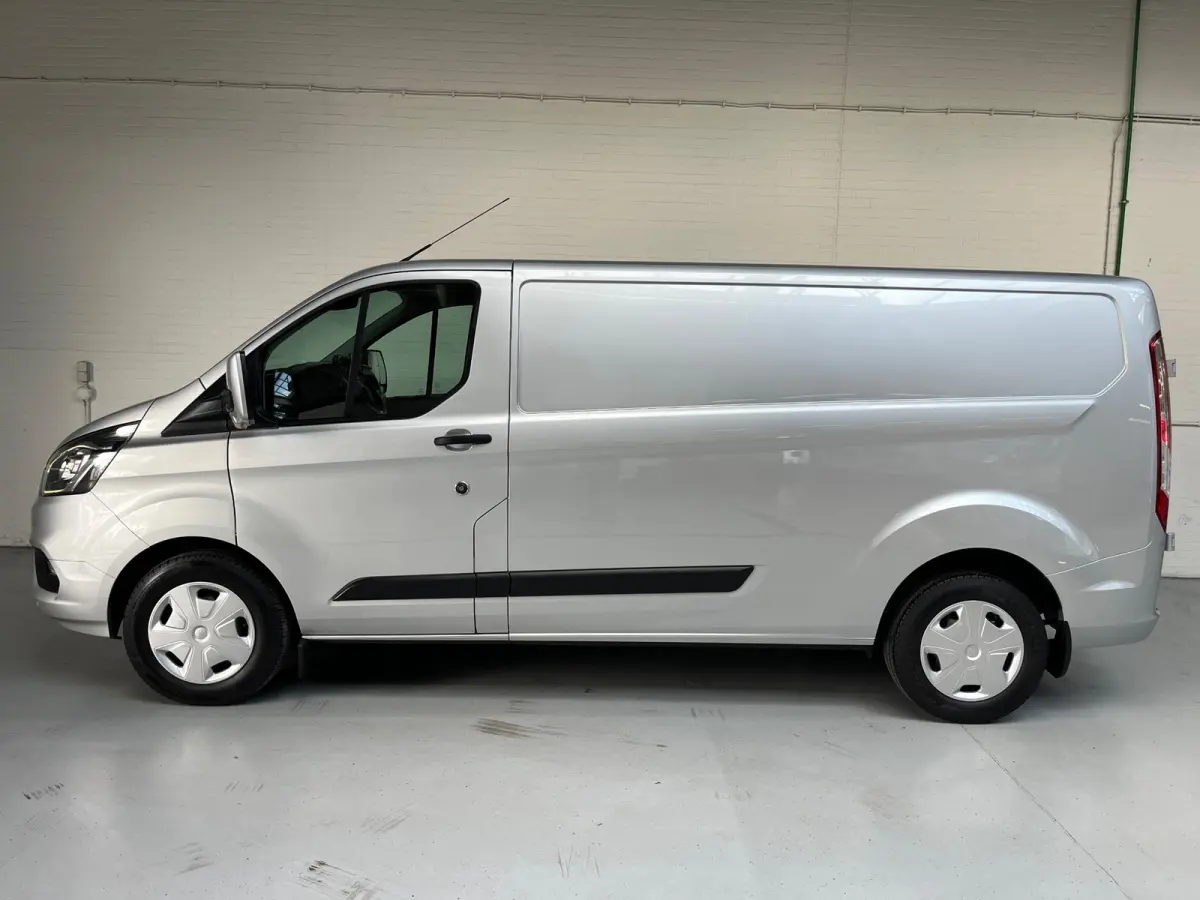 L2H1 Automaat 300 2.0 TDCI 130pk Limited 3persoons, Airco, Navigatie, Trekhaak, Metallic lak, RIJKLAARPRIJS