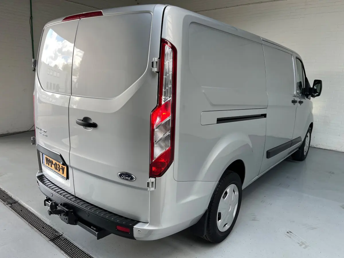 L2H1 Automaat 300 2.0 TDCI 130pk Limited 3persoons, Airco, Navigatie, Trekhaak, Metallic lak, RIJKLAARPRIJS
