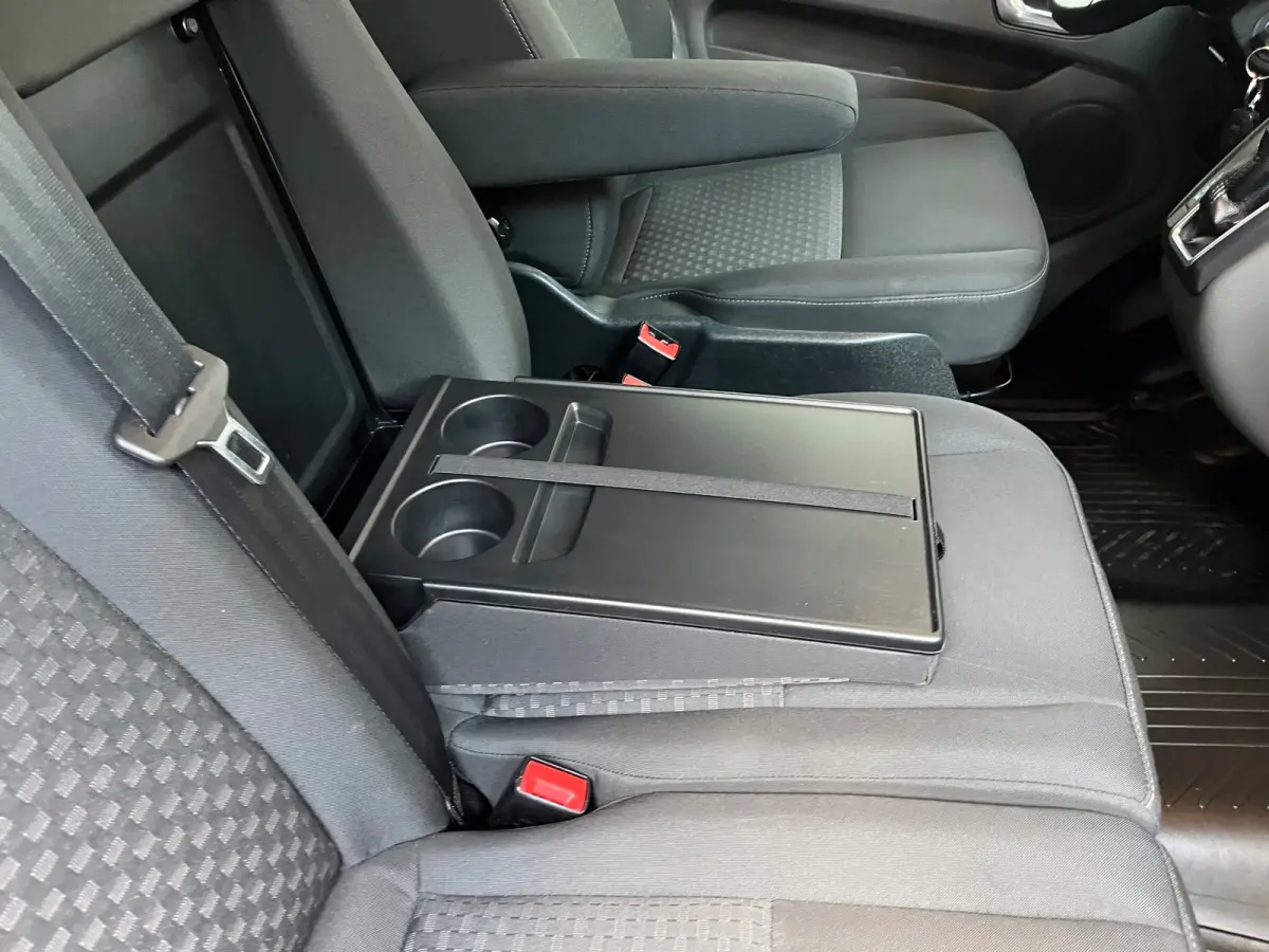 L2H1 Automaat 300 2.0 TDCI 130pk Limited 3persoons, Airco, Navigatie, Trekhaak, Metallic lak, RIJKLAARPRIJS