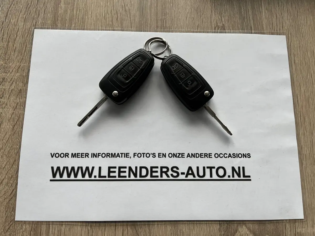 L2H1 Automaat 300 2.0 TDCI 130pk Limited 3persoons, Airco, Navigatie, Trekhaak, Metallic lak, RIJKLAARPRIJS
