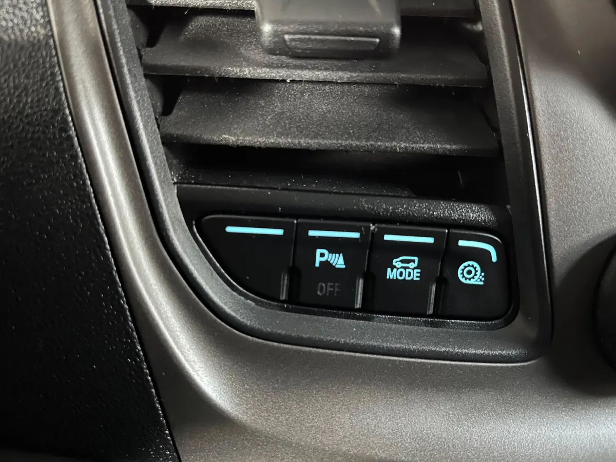 L2H1 Automaat 300 2.0 TDCI 130pk Limited 3persoons, Airco, Navigatie, Trekhaak, Metallic lak, RIJKLAARPRIJS