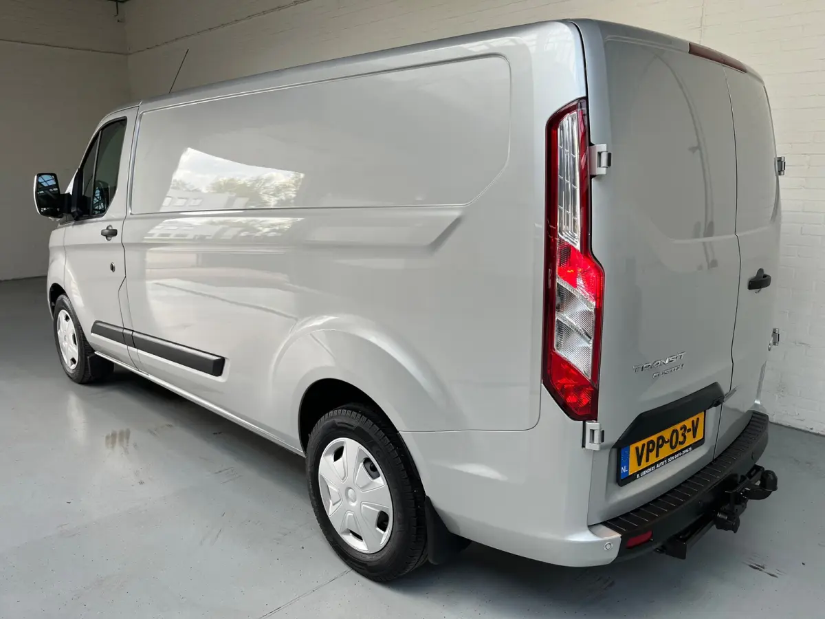 L2H1 Automaat 300 2.0 TDCI 130pk Limited 3persoons, Airco, Navigatie, Trekhaak, Metallic lak, RIJKLAARPRIJS