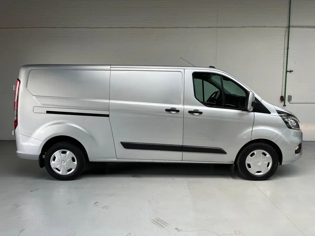 L2H1 Automaat 300 2.0 TDCI 130pk Limited 3persoons, Airco, Navigatie, Trekhaak, Metallic lak, RIJKLAARPRIJS