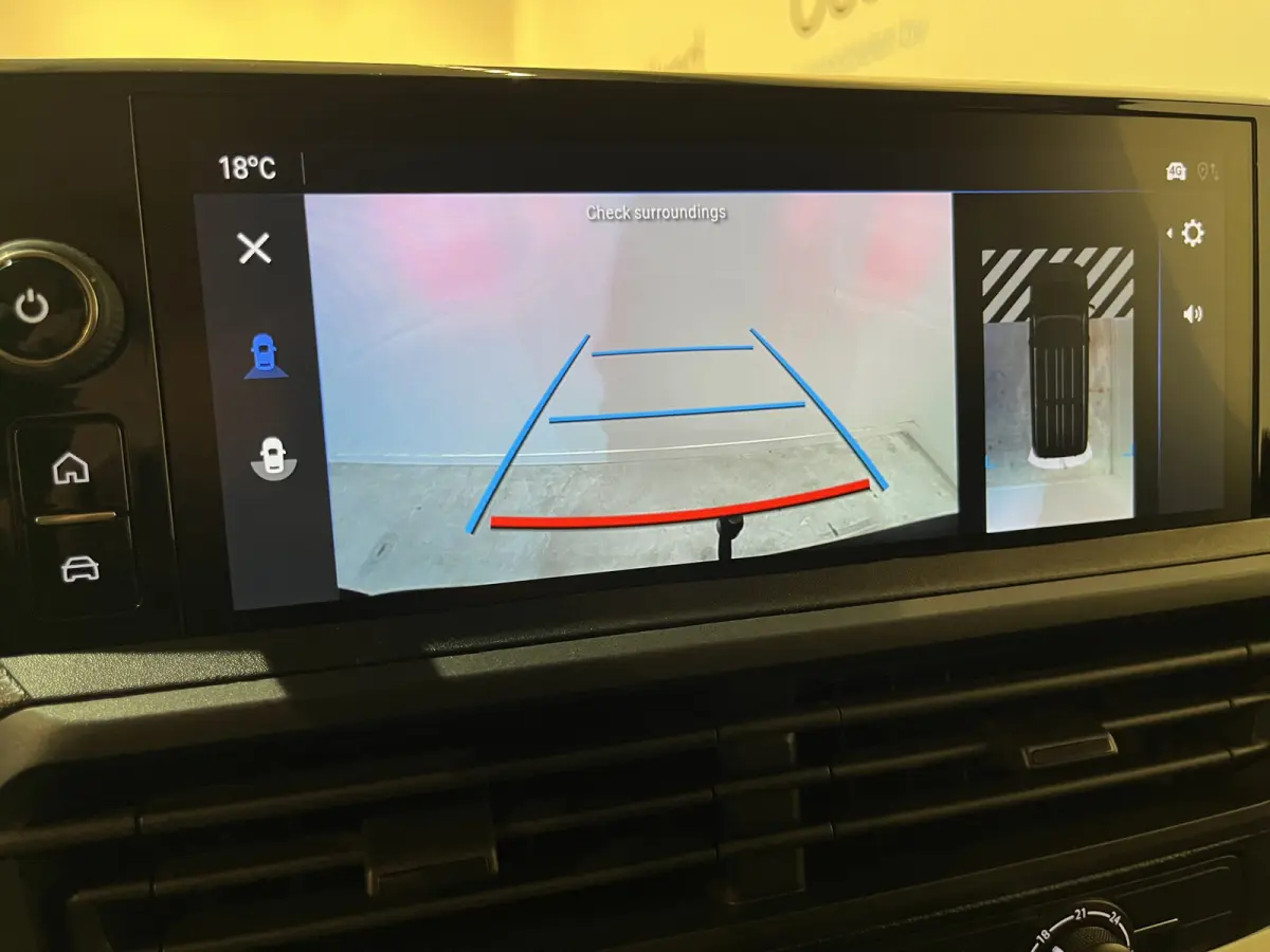 2.0 145 PK L3 DC Dubbel Cabine 6 persoons / Euro 6 / Airco / Cruise Control / CarPlay / Camera / Trekhaak / Facelift / 60.400 KM !!