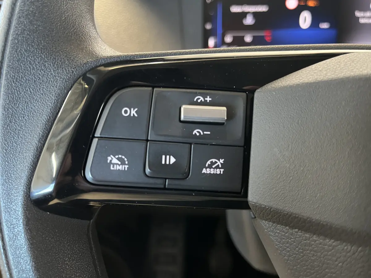 2.0 145 PK L3 DC Dubbel Cabine 6 persoons / Euro 6 / Airco / Cruise Control / CarPlay / Camera / Trekhaak / Facelift / 60.400 KM !!