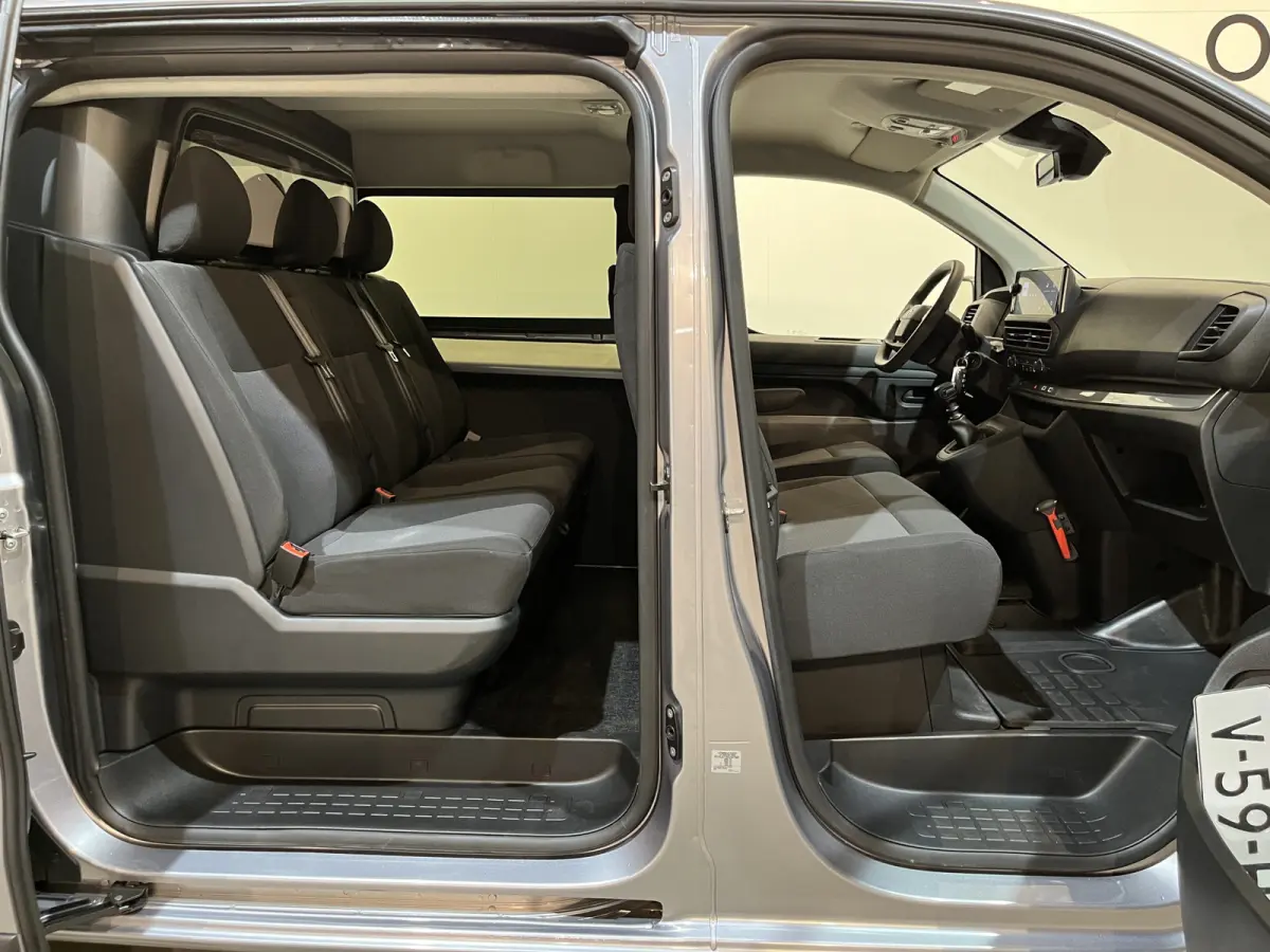 2.0 145 PK L3 DC Dubbel Cabine 6 persoons / Euro 6 / Airco / Cruise Control / CarPlay / Camera / Trekhaak / Facelift / 60.400 KM !!