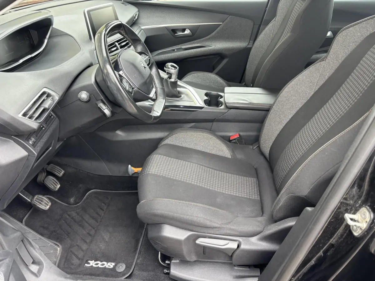 1.2 Active/AIRCO/CARPLAY/NAVI/PARKS/APK/NAP