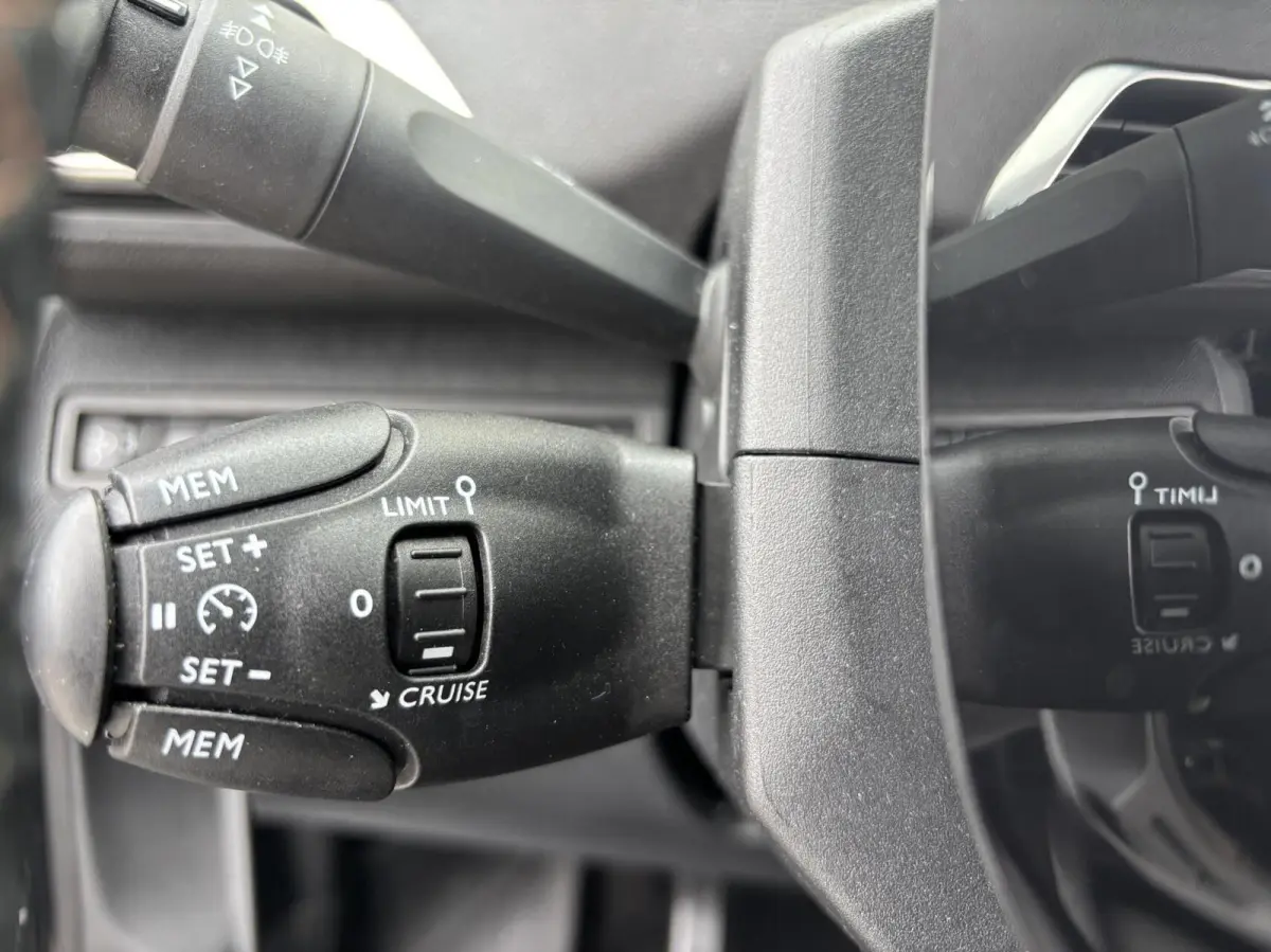 1.2 Active/AIRCO/CARPLAY/NAVI/PARKS/APK/NAP