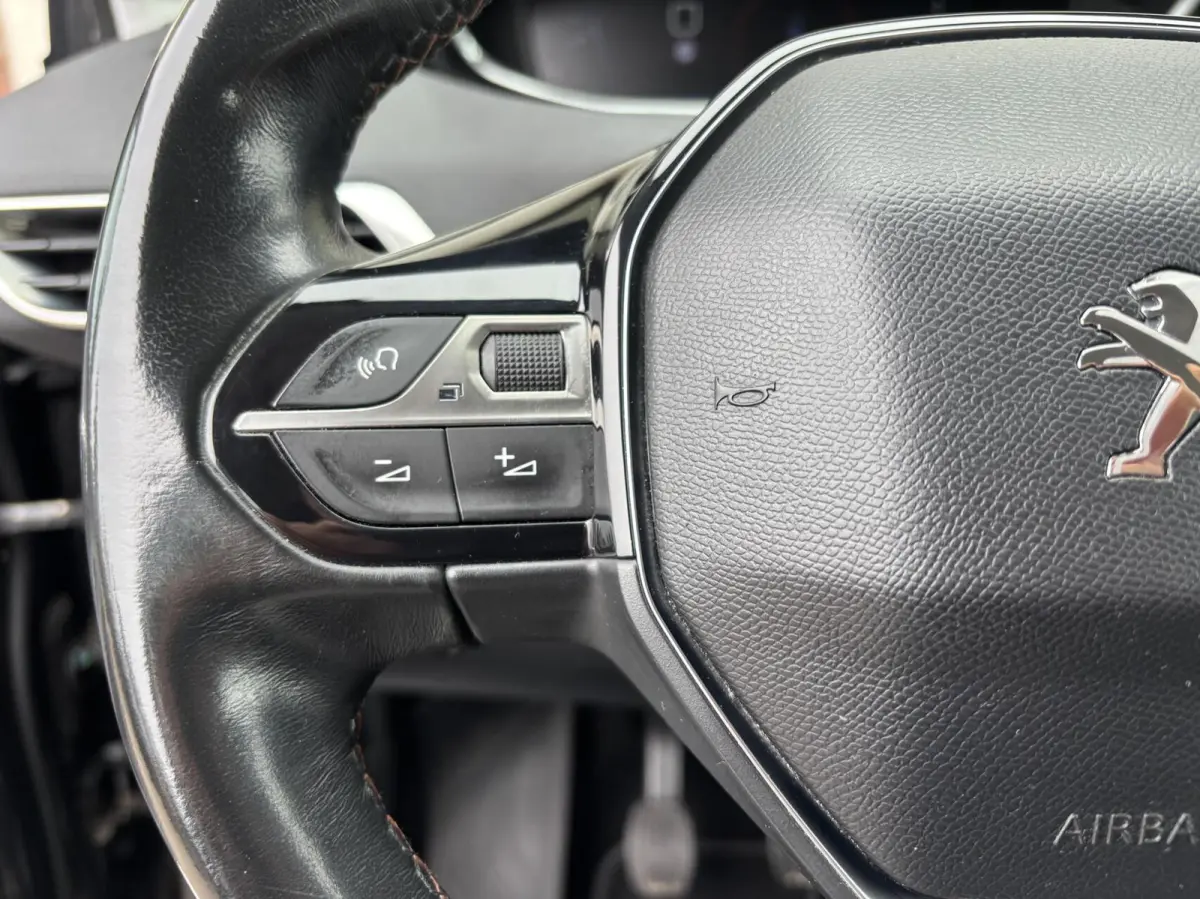 1.2 Active/AIRCO/CARPLAY/NAVI/PARKS/APK/NAP