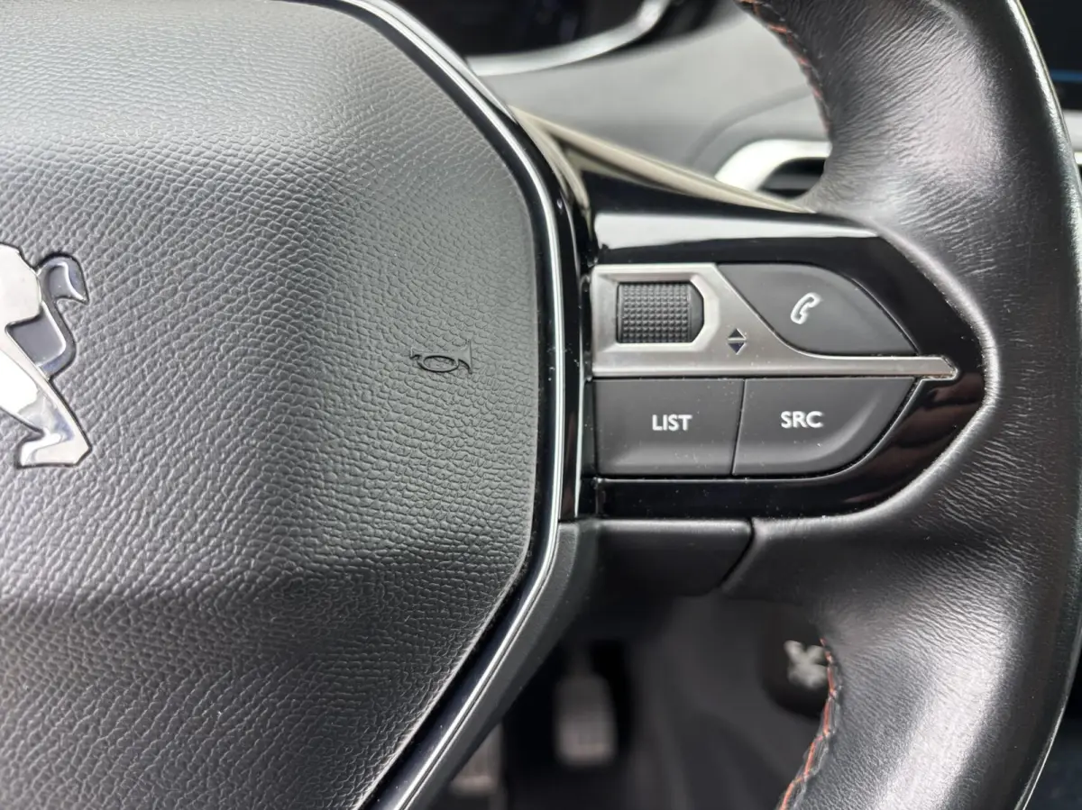 1.2 Active/AIRCO/CARPLAY/NAVI/PARKS/APK/NAP