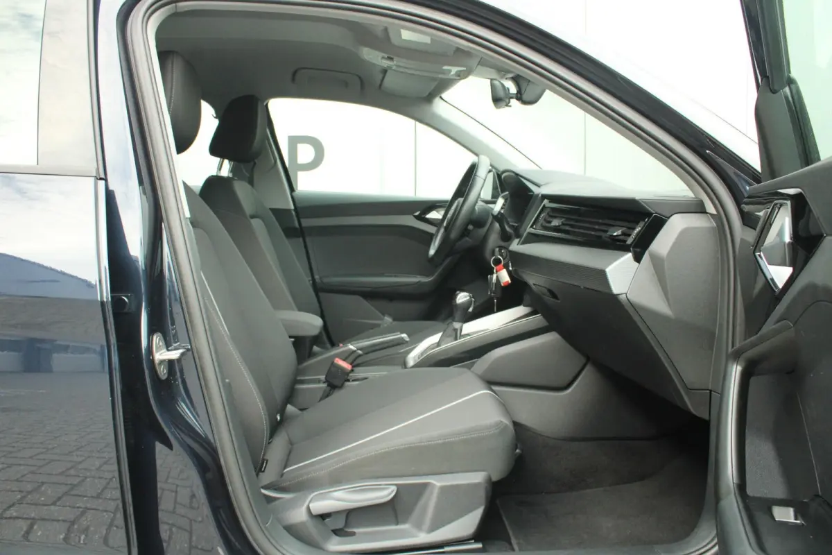 30 TFSI 110pk S-Tronic Advanced edition | Climatronic 2-zones | Cruise Control | Virtual Cockpit | Hill Hold assist | 17" Velgen | Verwarmbare Spiegels