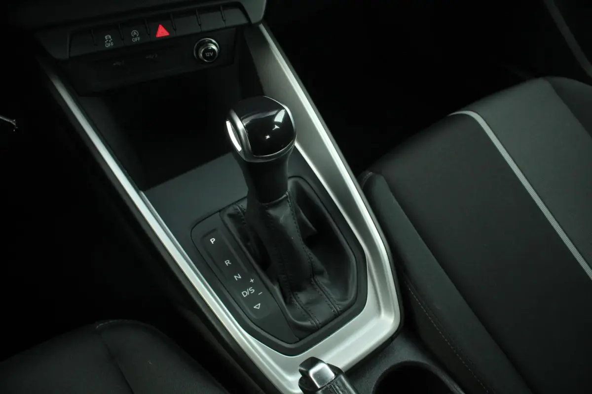 30 TFSI 110pk S-Tronic Advanced edition | Climatronic 2-zones | Cruise Control | Virtual Cockpit | Hill Hold assist | 17" Velgen | Verwarmbare Spiegels